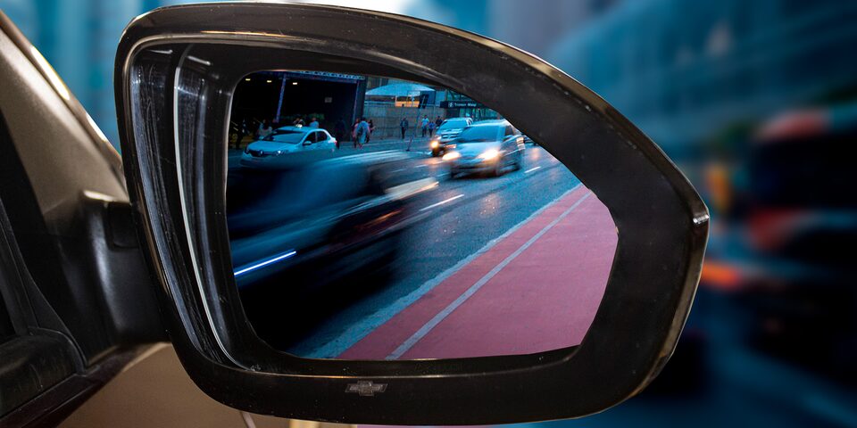 Chevrolet Cavalier 2024 con luces traseras de frenado LED