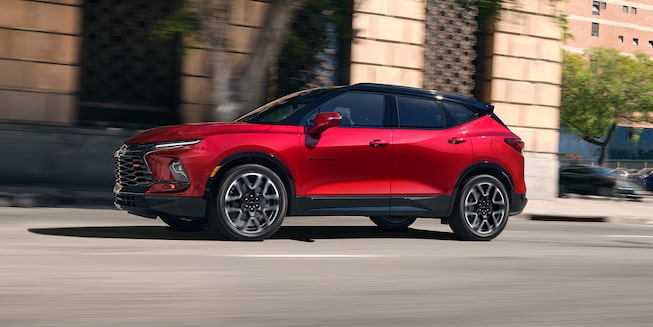 Chevrolet Blazer 2023, camioneta mediana con nuevo diseño y estilo deportivo