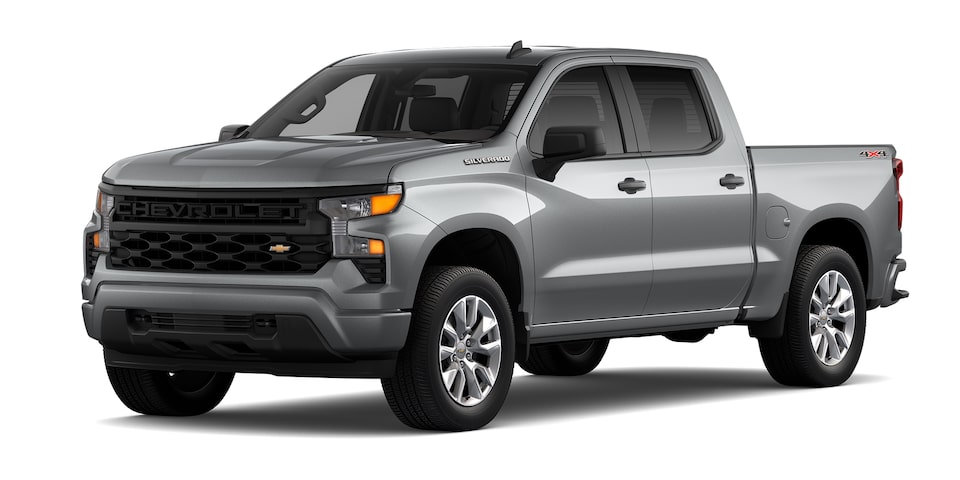Chevrolet Silverado Turbo 2025, camioneta de trabajo en color gris tiburón