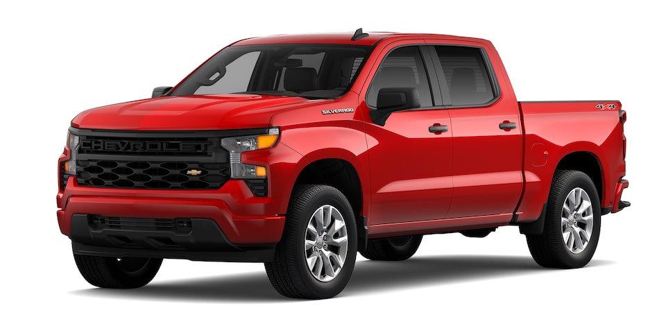 Chevrolet Silverado Turbo 2025, camioneta de trabajo en color rojo lava