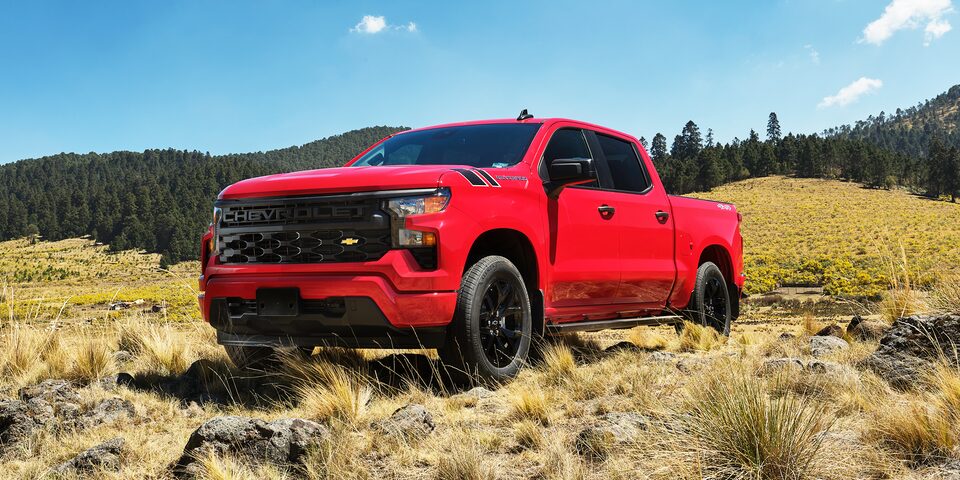 Chevrolet Silverado 2025 Custom Edition, tu pickup favorita en versión más robusta e imponente