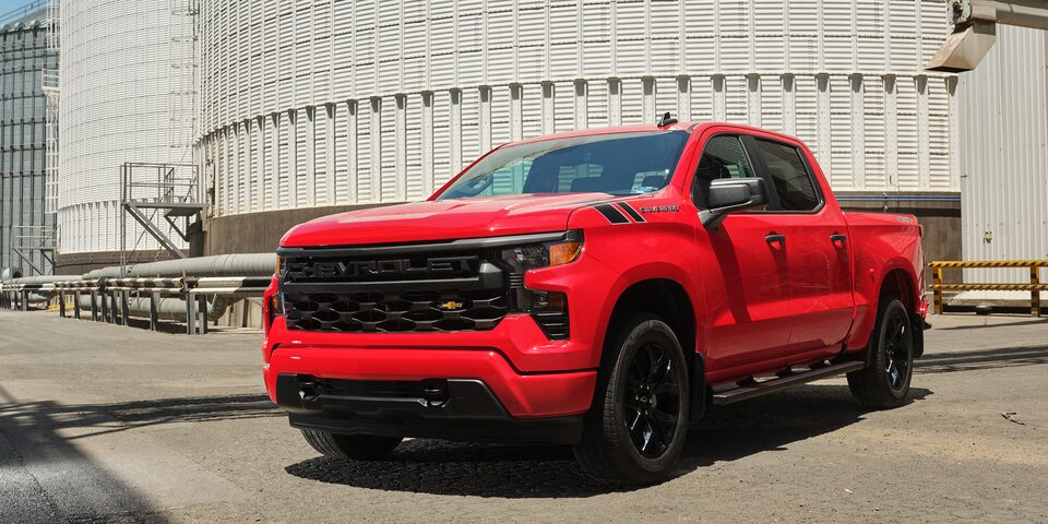Chevrolet Silverado 2025 Custom Edition, tu pickup con rines de 20 pulgadas sobresale en la calle